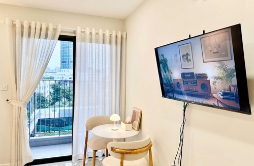 Tan Qui Dong Apartment | Enjoyable studio Lavida Serene, Comfy Bed - Near RMIT, SECC, Ho Chi Minh City