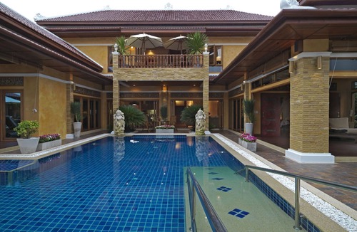 South Pattaya Villa | Exclusive Balinese 7BR Villa for rent