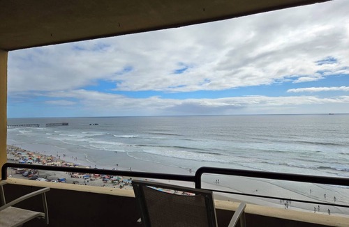 Centro Carretera Condo | Exclusive ocean front centrally located 2-bedroom condo with WiFi in Rosarito
