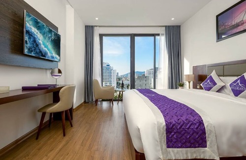 Ngu Hanh Son Hotel | Family Balcony Room 3