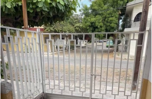 Colima House | Family House w/Air Conditioning and Garage