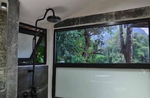 Vang Vieng Hotel | Family Land Camping Resort