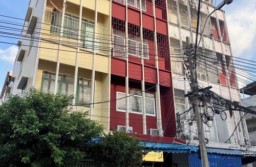 Wang Burapha Phirom House | Family Room Near Chinatown