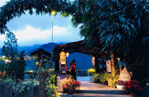 Sa Pa House | Fansipan Terrace Cafe and Homestay