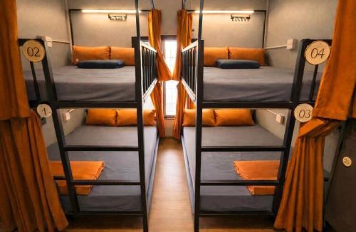 Hoan Kiem Hotel | FEMALE DORM - 3 mins to Train street - Top Floor Hostel - Big bed
