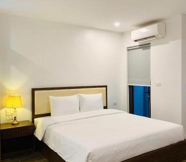 Soc Son Hotel | Fiorus Airport Hotel