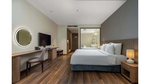 Cat Hai Apartment | Flamingo Cat Ba Resort Deluxe Mountain View - 1 Bedroom