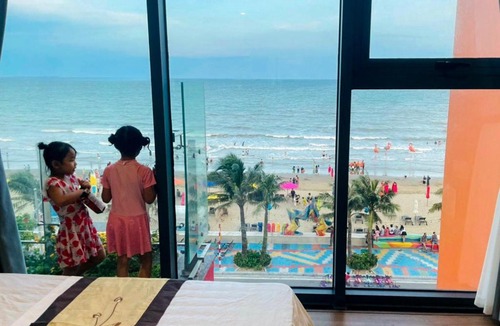 Hoang Hoa Apartment | Flamingo Hải Tiến - Căn góc 2 Phòng - View 2 mặt biển