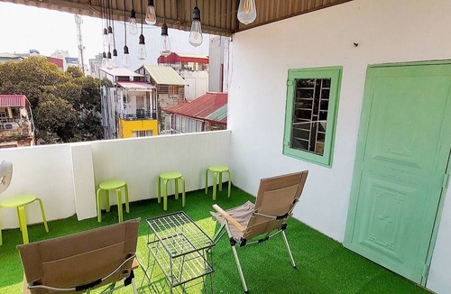 Hang Dao Apartment | Fun 1BR w/Games, Budget Stay in Hanoi Old Quarter, Max 4, Locker, Free Wash