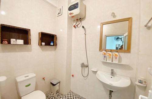 Hang Dao Apartment | Fun 1BR w/Games, Budget Stay in Hanoi Old Quarter, Max 4, Locker, Free Wash