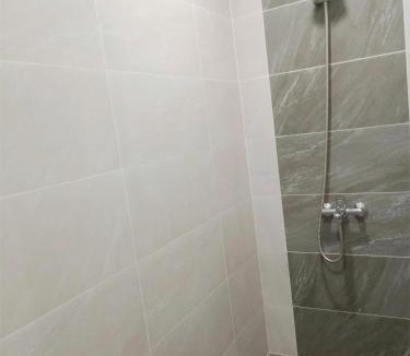 District 9 Hotel | GÂY THƯƠNG NHỚ Homestay Phòng tầng cao với phòng tắm riêng trong Vinhomes Grand Park
