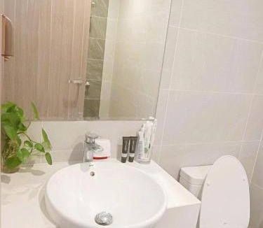 District 9 Hotel | GÂY THƯƠNG NHỚ Homestay Phòng tầng cao với phòng tắm riêng trong Vinhomes Grand Park