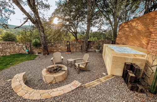 Xochimilco House | Glamping with Jacuzzi in Guanajuato (pet friendly)