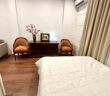 Van Mieu Apartment | Golden House