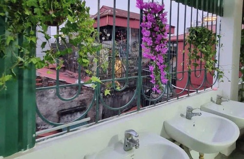 Old Quarter Hostel | Golden Lotus Hostel & Spa Hang Dao Night Market