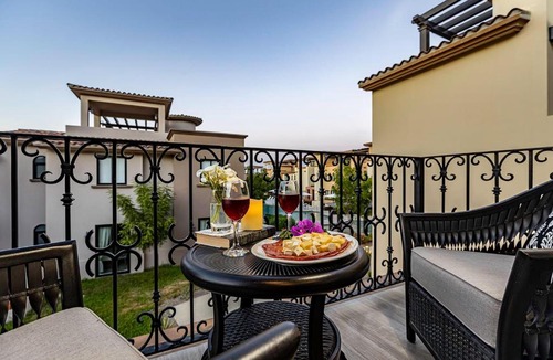 Cabo San Lucas House | Gorgeous 2 BR Condo with Resort Access at Mavila