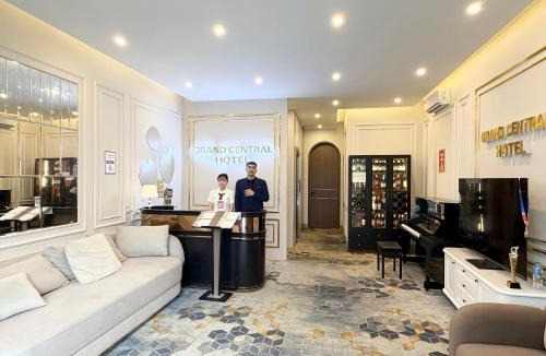 Van Giang Apartment | Grand Central Hotel- Vinhomes Ocean Park 3