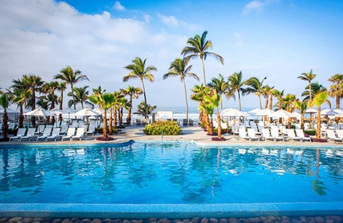 Puente del Mar Resort | Grand Mayan, Acapulco - Two Bedroom Suite at a Beautiful Beachfront Resort!