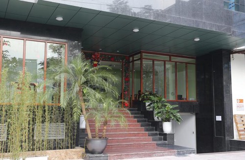 Dich Vong Hau Hotel | Granda Central Apartment