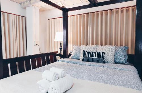 Phu Khao Thong House | Green Riverside Homestay