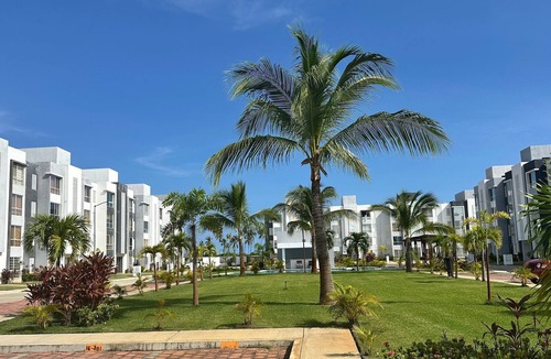 Acapulco Apartment | Ground Floor Apartment with Pool and Private Patio - 5 minutes from Bonfil Beach