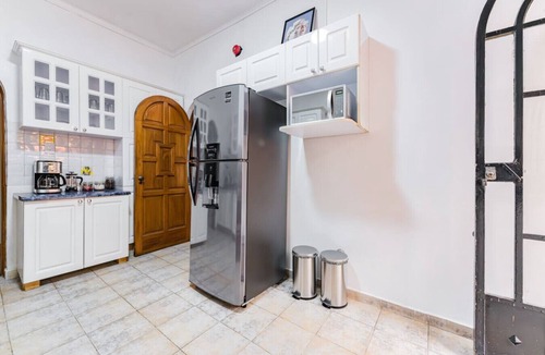 Anahuac House | Group-Friendly Historic Mansion with Rooftop