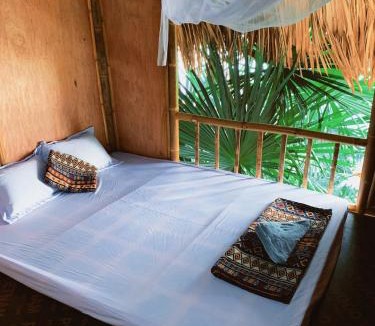 Ngoi Tu House | Hường Lake View Homestay
