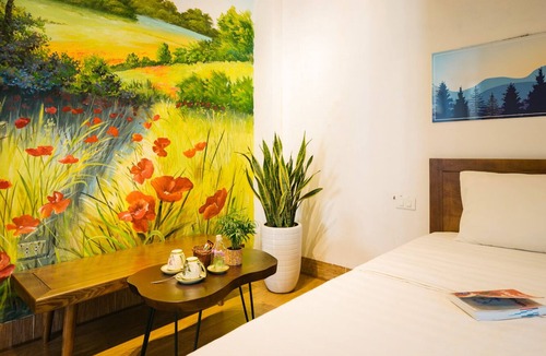Truc Bach Hostel | Ha Noi ‘s Autumn,cozy room-rooftop,Lake view floor- The Autumn Homestay