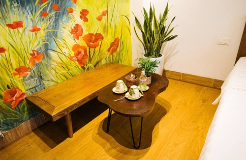 Truc Bach Hostel | Ha Noi ‘s Autumn,cozy room-rooftop,Lake view floor- The Autumn Homestay