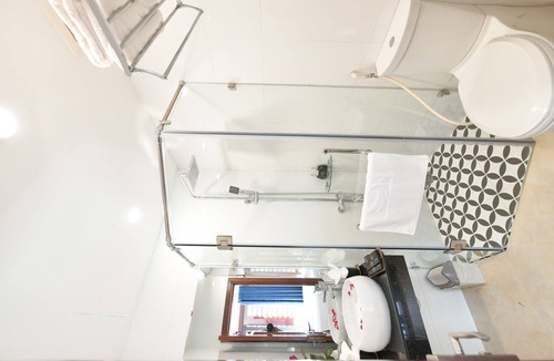 Hang Bac Hotel | Hanoi Elpis Grand Hotel is ideally situated in central of Hanoi's Old Quarter