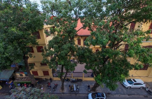 Hang Bac Hotel | Hanoi Elpis Grand Hotel is ideally situated in central of Hanoi's Old Quarter