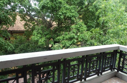 Hang Bac Hotel | Hanoi Elpis Grand Hotel is ideally situated in central of Hanoi's Old Quarter