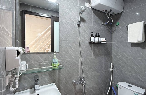 Hoan Kiem House | HanoiCentre|WholeHouse|TrainStreet