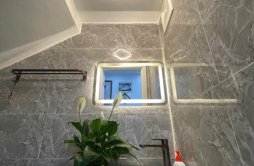 Cat Ba Apartment | Happy House