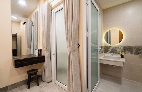 Phuong 8 Hotel | HemTouch House - Nguyen Van Mai
