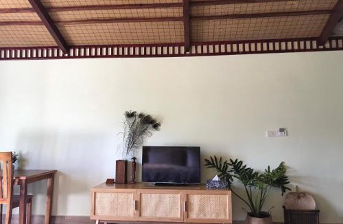 Duong Dong House | Hilltop and Pub