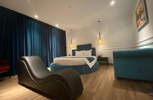 Cau Giay Hotel | Hoàng Tử Hotel CS4 - Ngõ 12 Trần Kim Xuyến, Yên Hoà - by Bay Luxury