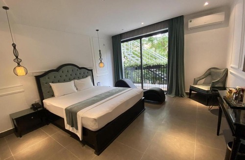 Cau Giay Hotel | Hoàng Tử Hotel CS4 - Ngõ 12 Trần Kim Xuyến, Yên Hoà - by Bay Luxury