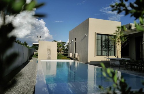 Pak Chong Villa | holiday fever x the pool