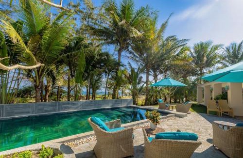 Cam An House | Holiday Villa 6BR Beachfront, Pool, Sauna An Bang Beach
