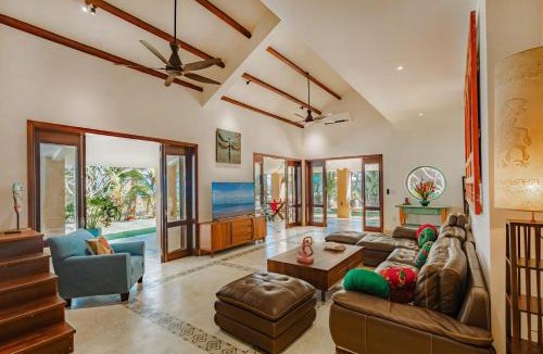 Cam An House | Holiday Villa 6BR Beachfront, Pool, Sauna An Bang Beach