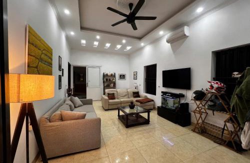Đong Thanh House | Home of Saunter Adventure Tours