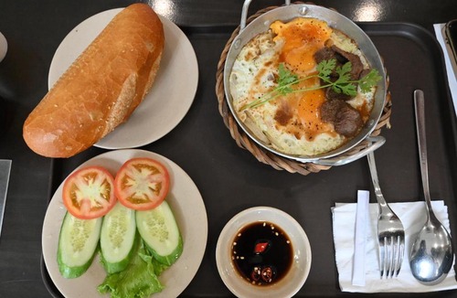 Duc Hoa Hotel | Hotel Sân Golf West Lakes - Khách sạn Hậu Nghĩa