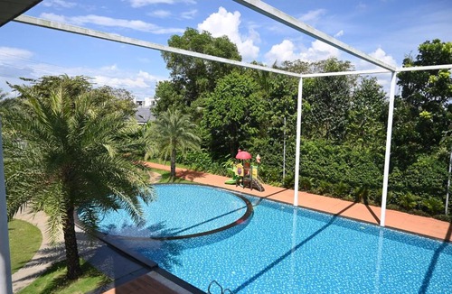 Duc Hoa Hotel | Hotel Sân Golf West Lakes - Khách sạn Hậu Nghĩa