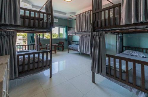 Thong Sala Hostel | House Of Happiness Hostel With Rooftop 7 min by walk from Pier
