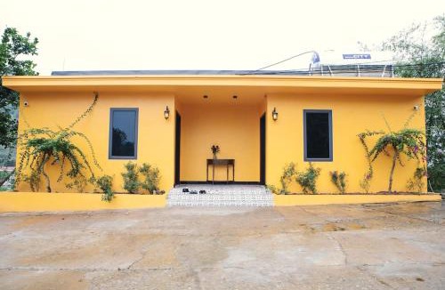 Hoa Binh House | House on a hill with stunning views Hoa Binh Lake