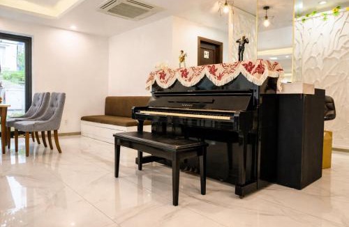 Phu My Hung Hotel | Hua Yi Hotel Phu My Hung - Korean Street