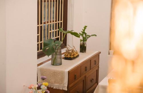 Quang An Villa | Humi Villa Entire Colonial House West Lake