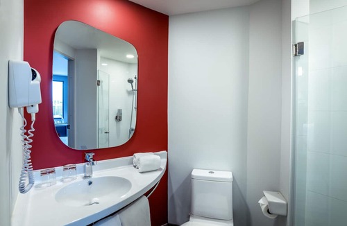Ban Mai Hotel | ibis Bangkok IMPACT