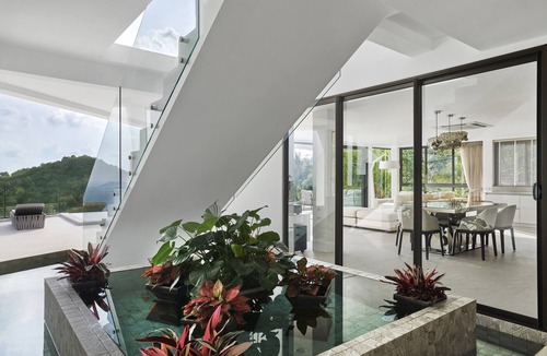 Chaweng City Center Villa | ICON Luxury Private Villa, located at Chaweng-Noi and has everything to offer